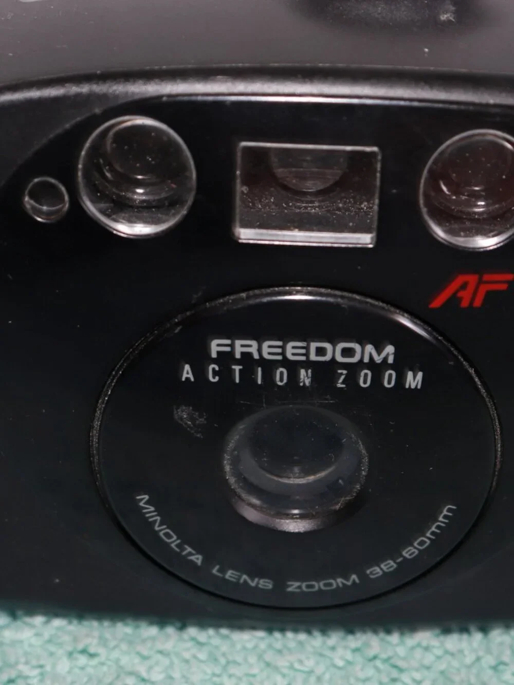 Minolta Freedom Action Zoom AF 35mm Film Camera Point & Shoot